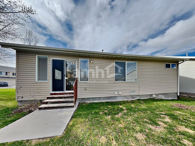 Building Photo - 168 Crystal Bay Dr