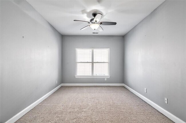 Building Photo - 5390 Breckinridge Ln