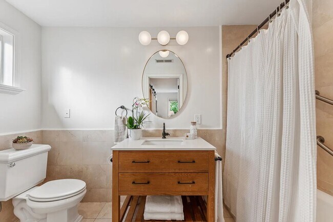 Building Photo - TOTAL REMODEL LARGE 1750sf 3BR+ Bonus/3BA North Oakland Home AVAILABLE NOW