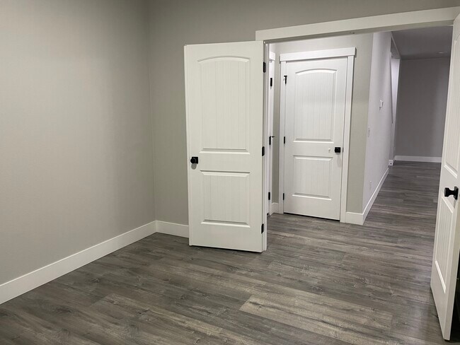 Building Photo - 22405 SW Frst Crk Wy