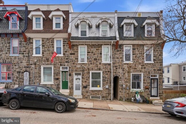 Building Photo - 106 Salaignac St