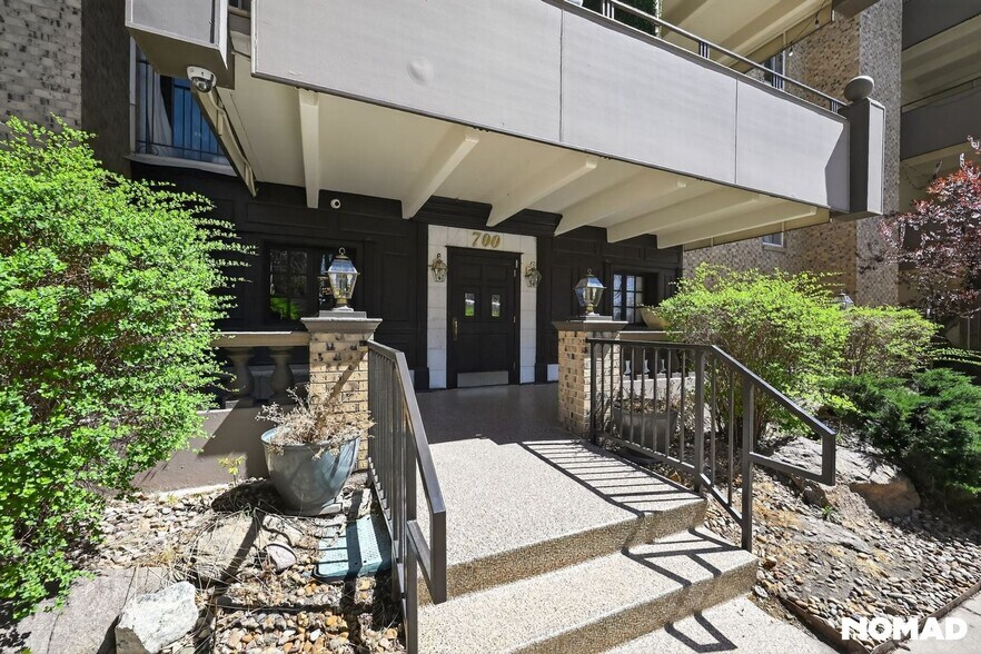 Building Photo - 700 N Washington St