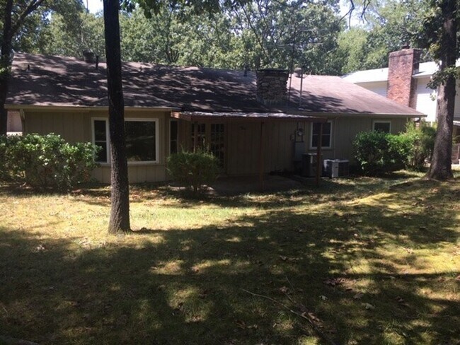 Building Photo - 1115 Briar Creek Rd