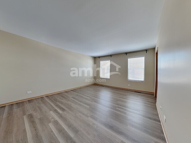 Building Photo - 39861 Waterloo Dr