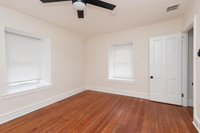 Building Photo - 236 Benezet St
