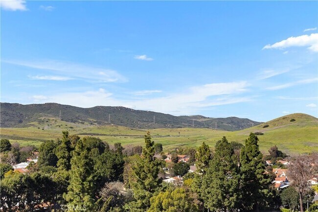 Building Photo - 24055 Paseo Del Lago W