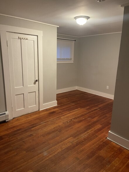 Bedroom 1 - 60 Summer St