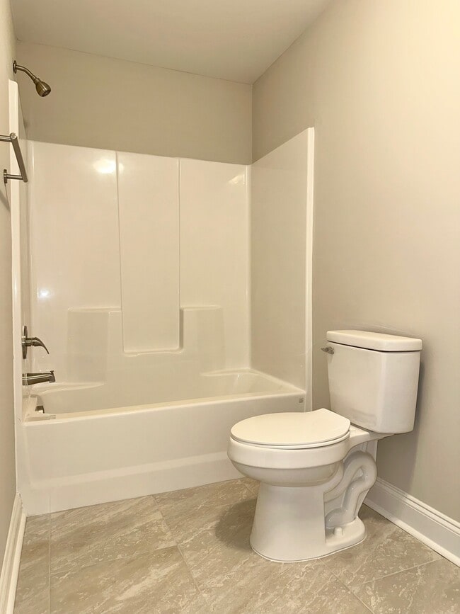 Building Photo - 459 3rd Loop Rd