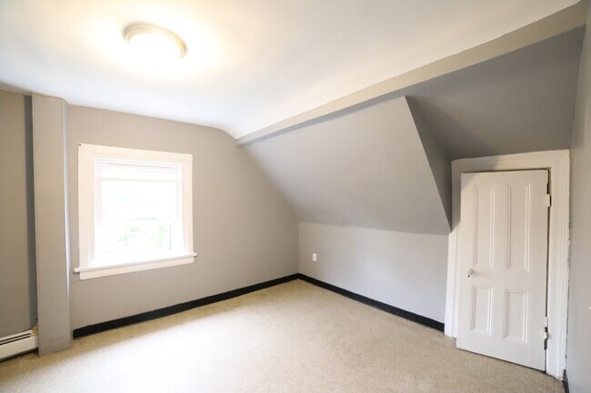 Building Photo - 223 Fairmount Ave