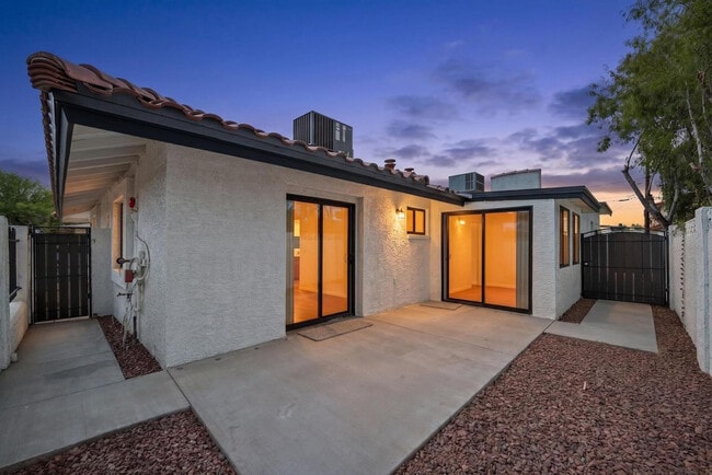 Building Photo - 7826 E Heatherbrae Ave