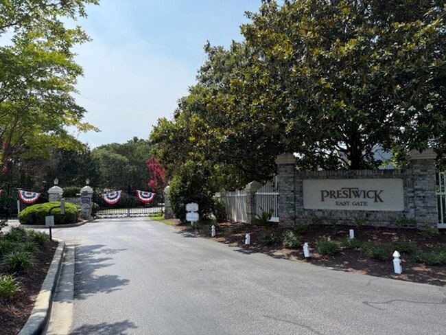 Building Photo - ** $1,000 off your first months rent with a move in by April 1st ** Don't miss out on this gorgeo...