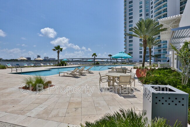 Building Photo - 241 Riverside Dr