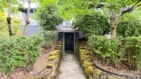 Building Photo - Spacious 1 BD | 1 BA on a Beautiful Proper...