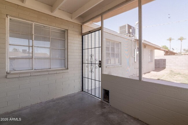 Building Photo - 1335 E Broadway Rd