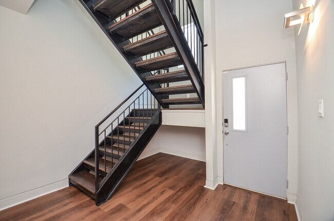 Building Photo - 4708 Crawford St