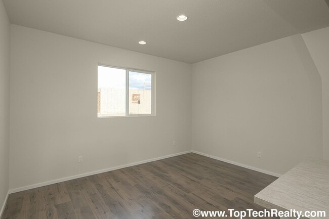 Building Photo - Beautiful North Bethany 3BR 2.5BA Townhome! Great Location, A+Schools!