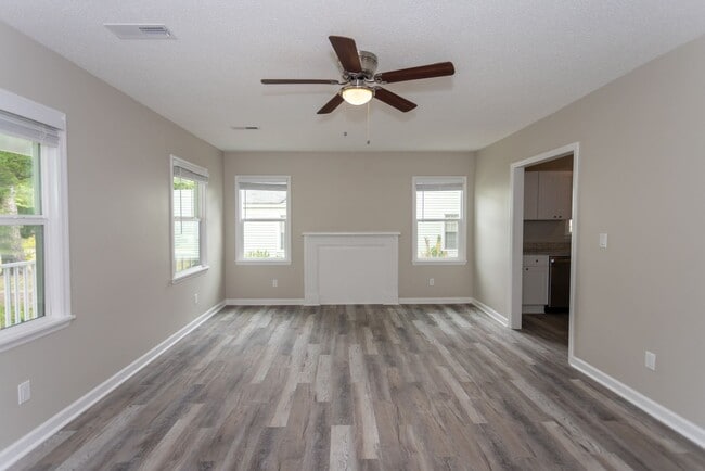 Building Photo - Welcome to this Beautiful Home nestled in the heart of Sumter, SC.