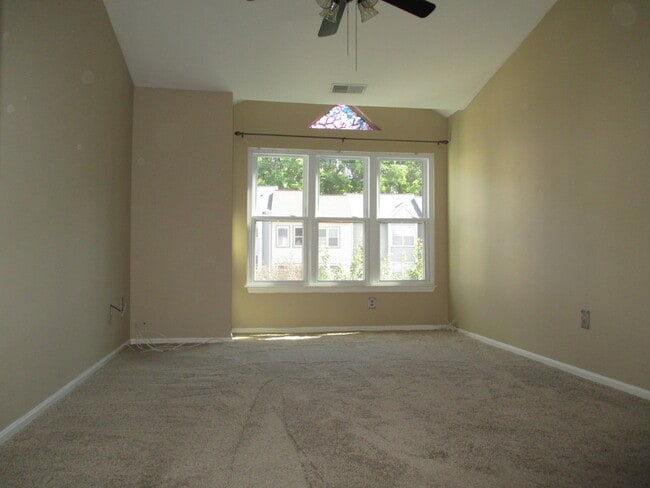 Building Photo - Charming 2 Bedroom/2 Bathroom Apartment in Halethorpe, MD!