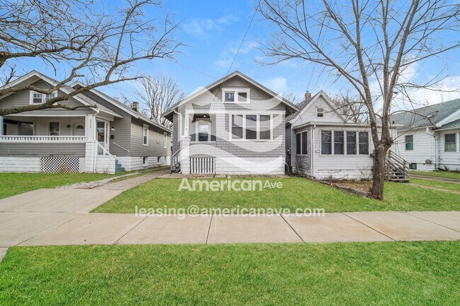 Primary Photo - 2226 N Sheridan Rd