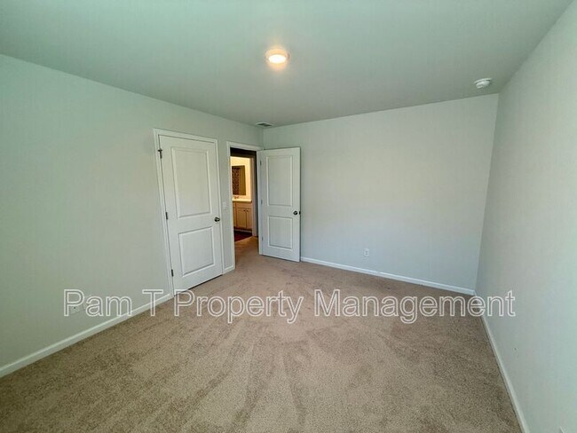 Building Photo - 512 Turpentine Trl