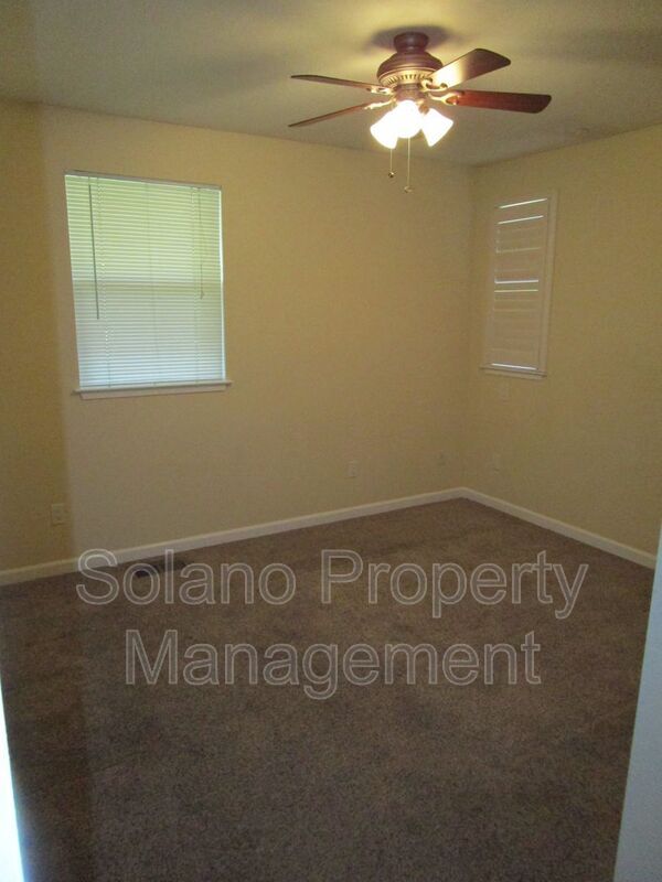 Building Photo - 476 Banning Way