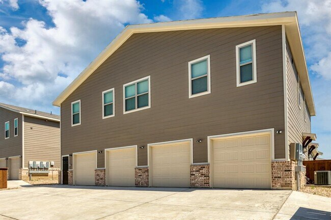 Building Photo - 714 Fallow Dr
