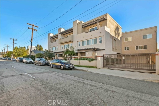 Building Photo - 552 Hahn Ave