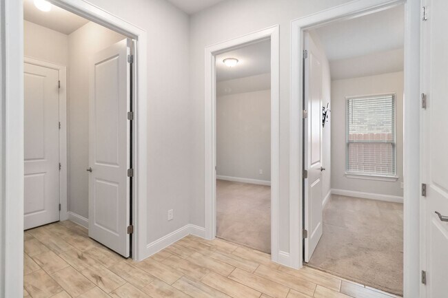 Building Photo - Beautiful 3-bed, 2-bath home for lease in the Oaks at San Gabriel in Georgetown!