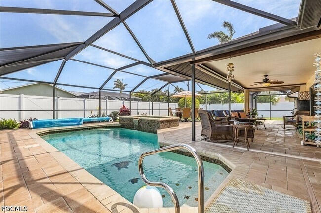 Building Photo - 1409 SW 1st Pl