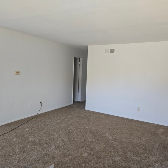 living room to hallway - 2613 Andover Ave