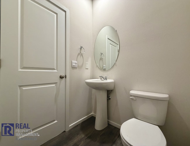 Building Photo - Modern 3BR/2.5BA Townhome in Cornelius – Bonus Loft, 2-Car Garage & Move-In Ready!