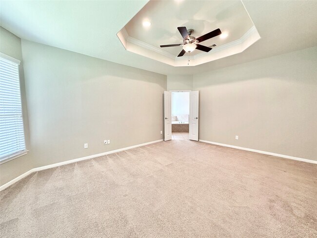 Building Photo - 25323 Lisburn Dr