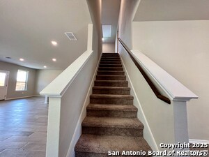 Building Photo - 204 Kinsley Wy