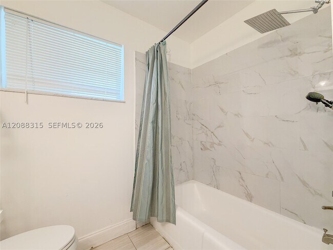 Building Photo - 5160 SW 40th Ave