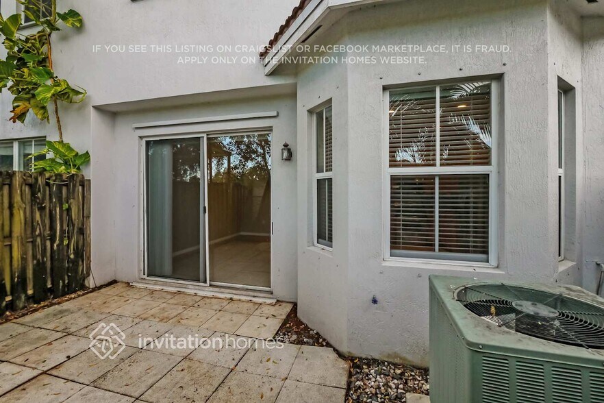 Building Photo - 20773 NE 10th Path