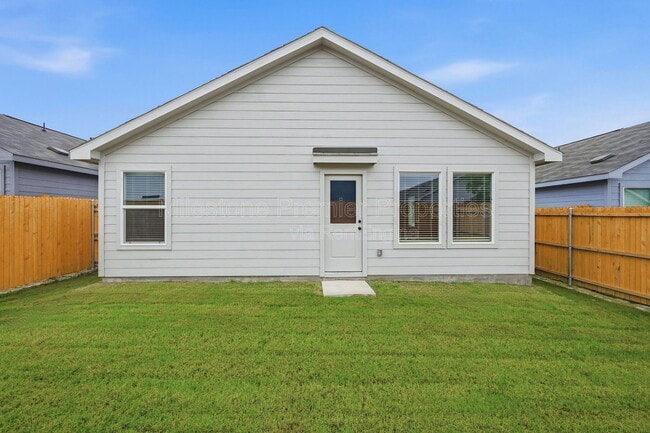 Building Photo - 3914 Ontario Wy