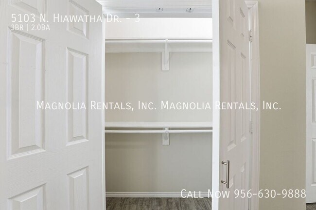 Building Photo - 5103 N Hiawatha Dr