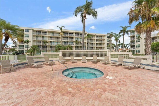 Building Photo - 16117 Rambling Vine Dr E