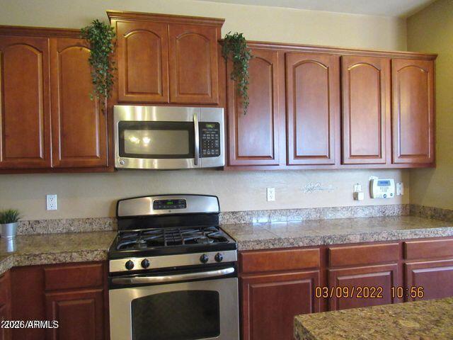 Building Photo - 3928 E Parkview Dr