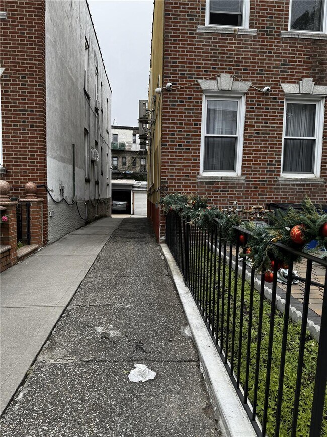 Building Photo - 32-43 47th St