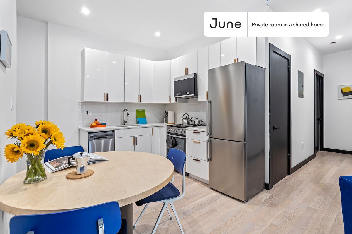 Building Photo - Room in Shared 4.0 bed/3 bath home