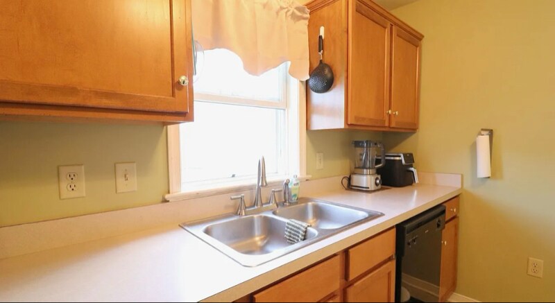 Building Photo - 641 Chickadee Dr