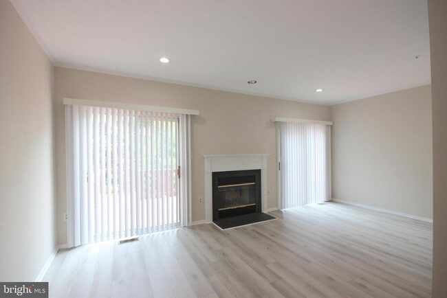 Building Photo - 7782 Blueberry Hill Ln