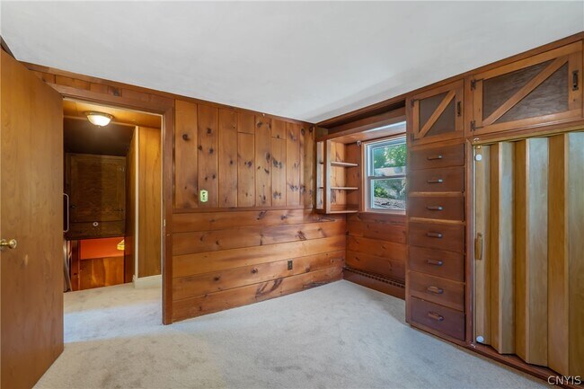 Building Photo - 6555 Woodchuck Hill Rd