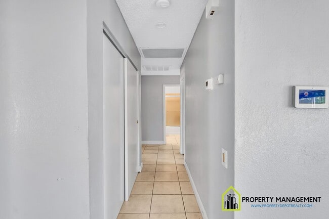 Building Photo - Remodeled 4-Bedroom w/  Large Backyard-AF