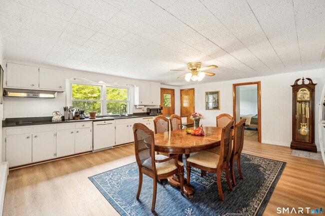 Building Photo - 65 Birge Ave