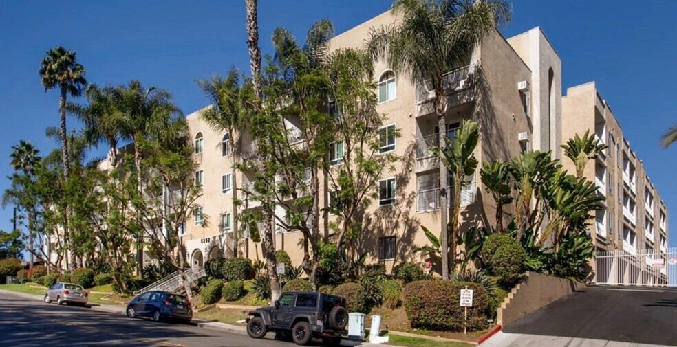 Building Photo - 5252 Orange Ave, #103
