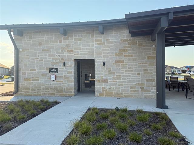 Building Photo - 928 Sugarberry St