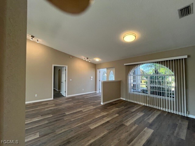 Building Photo - 2149 SE 10th Ave