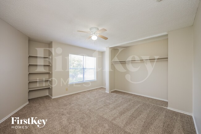 Building Photo - 7915 Cherry Glade